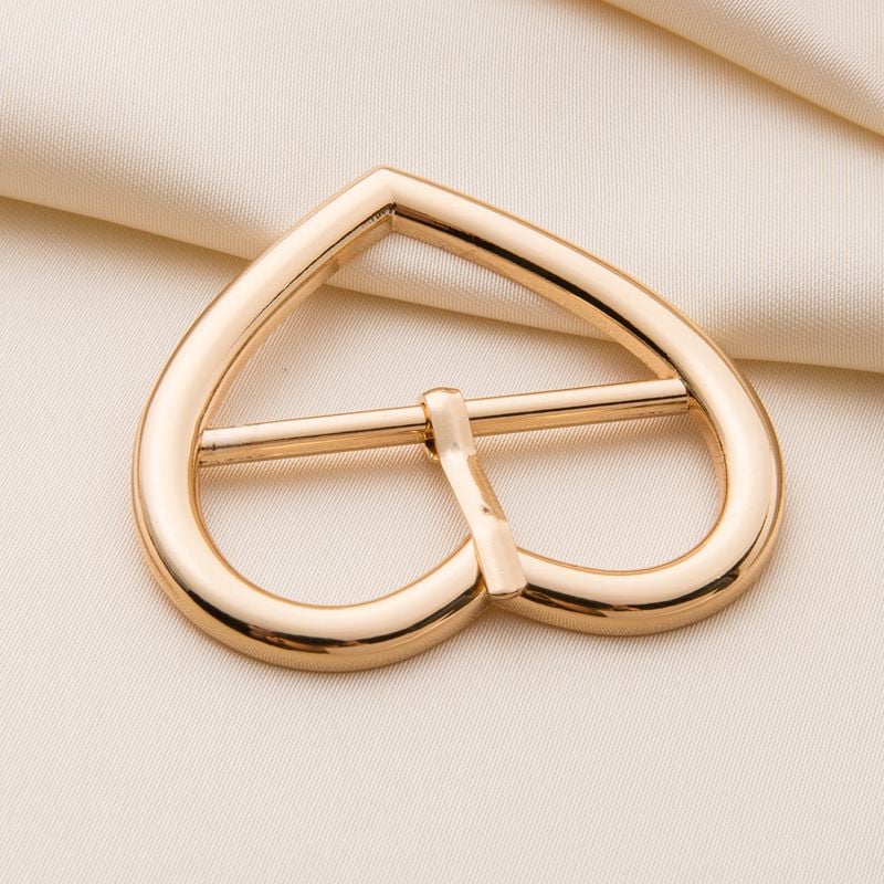 Heart-shaped metal decorative buckle