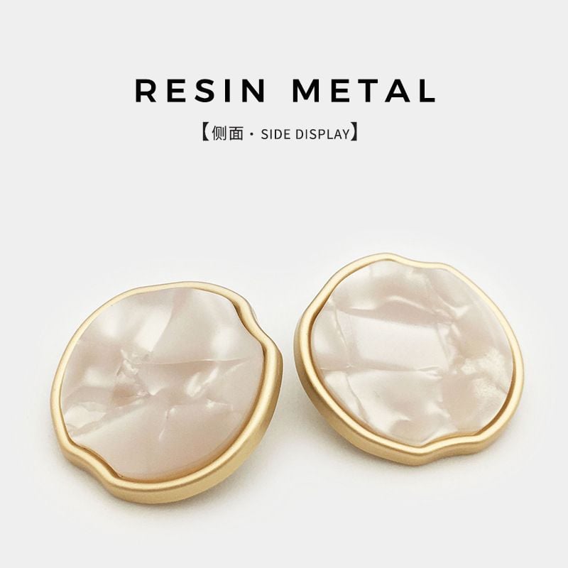 Irregular apple-shaped buttons