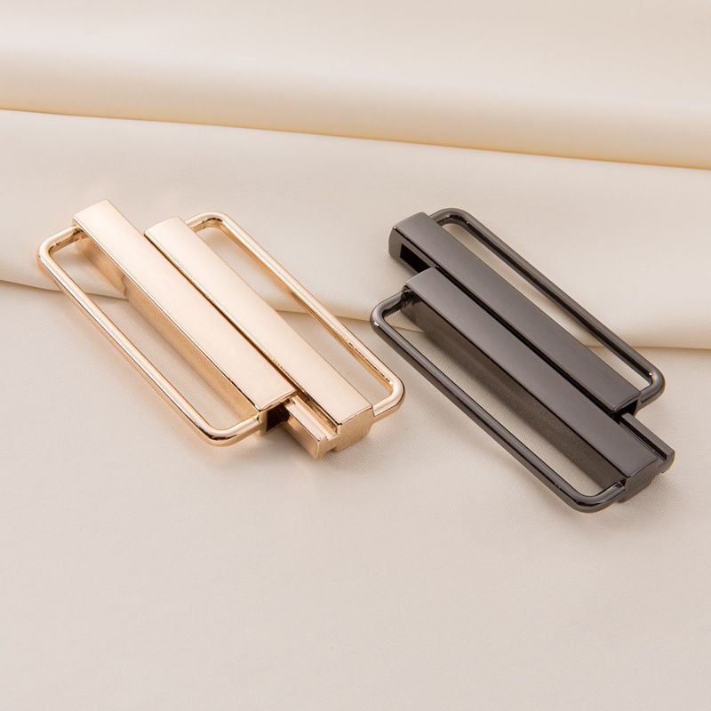 Thickened metal alloy decorative buckle