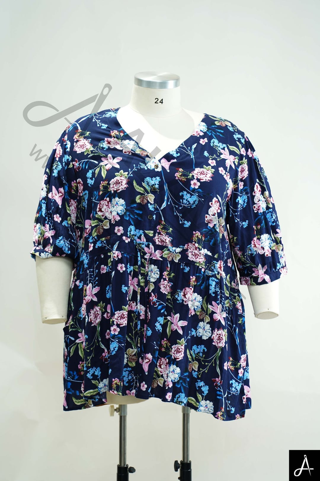 Women's Plus Size Blue Floral Print V-Neck 3/4 Sleeve Casual Blouse