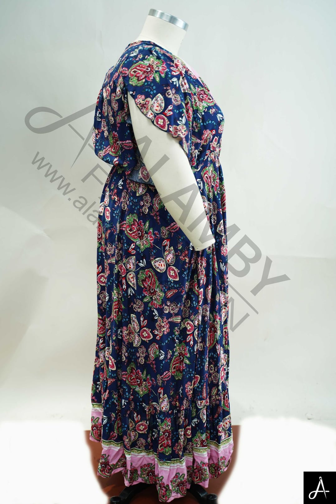 Women's Plus Size Dark Base Floral Print V-Neck Short Sleeve Maxi Dress