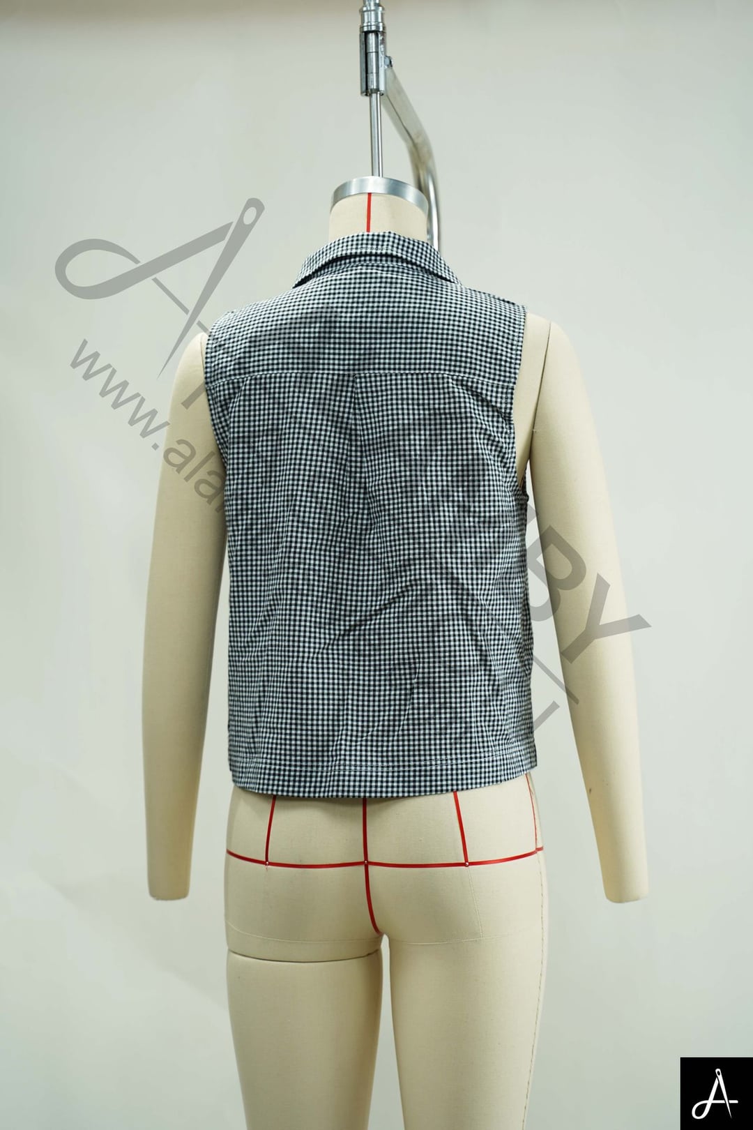 Sleeveless vest waistcoat