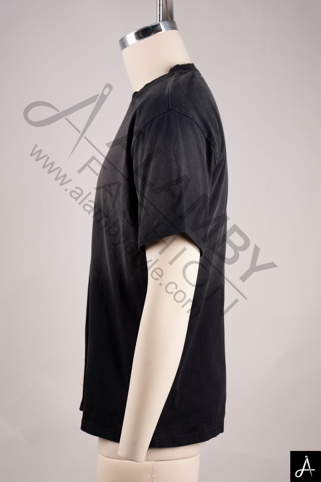 Minimal Dark Pattern Embossed Casual Short Sleeve T-shirt