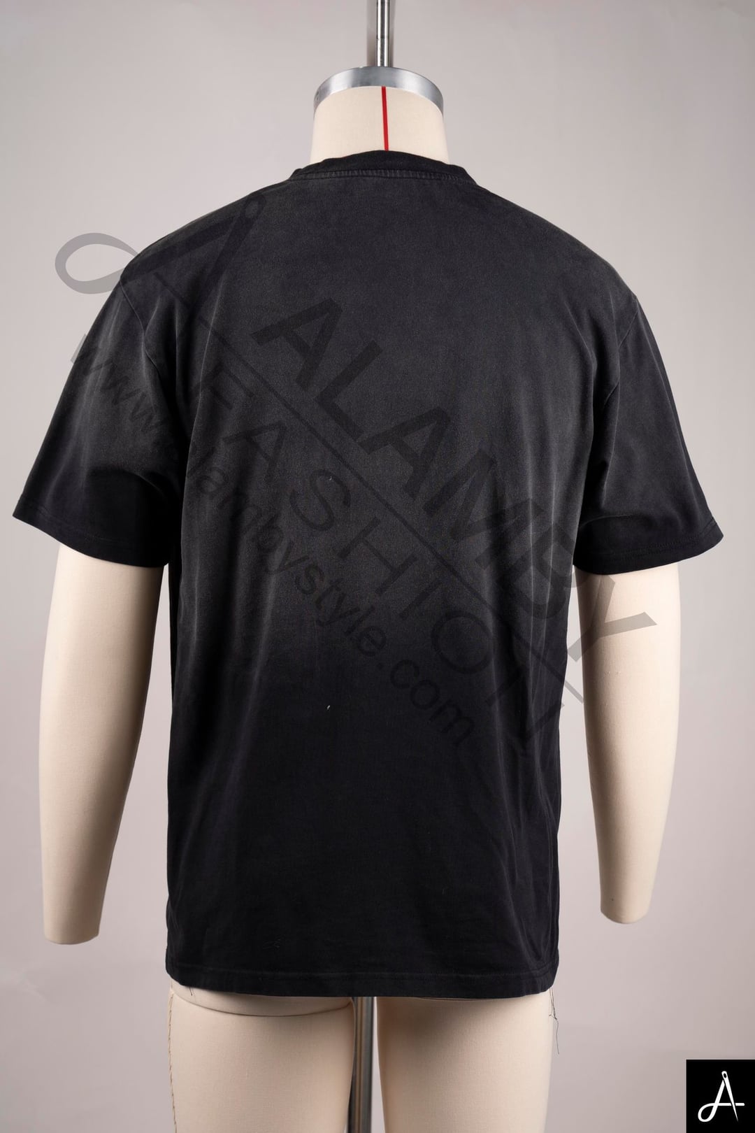 Minimal Dark Pattern Embossed Casual Short Sleeve T-shirt