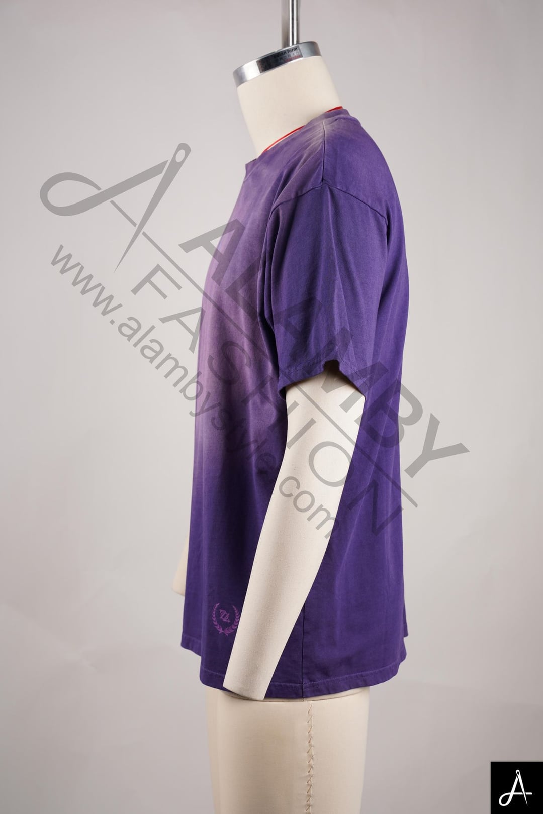 Gradient washed purple crew-neck short-sleeve T-shirt with chest crown print
