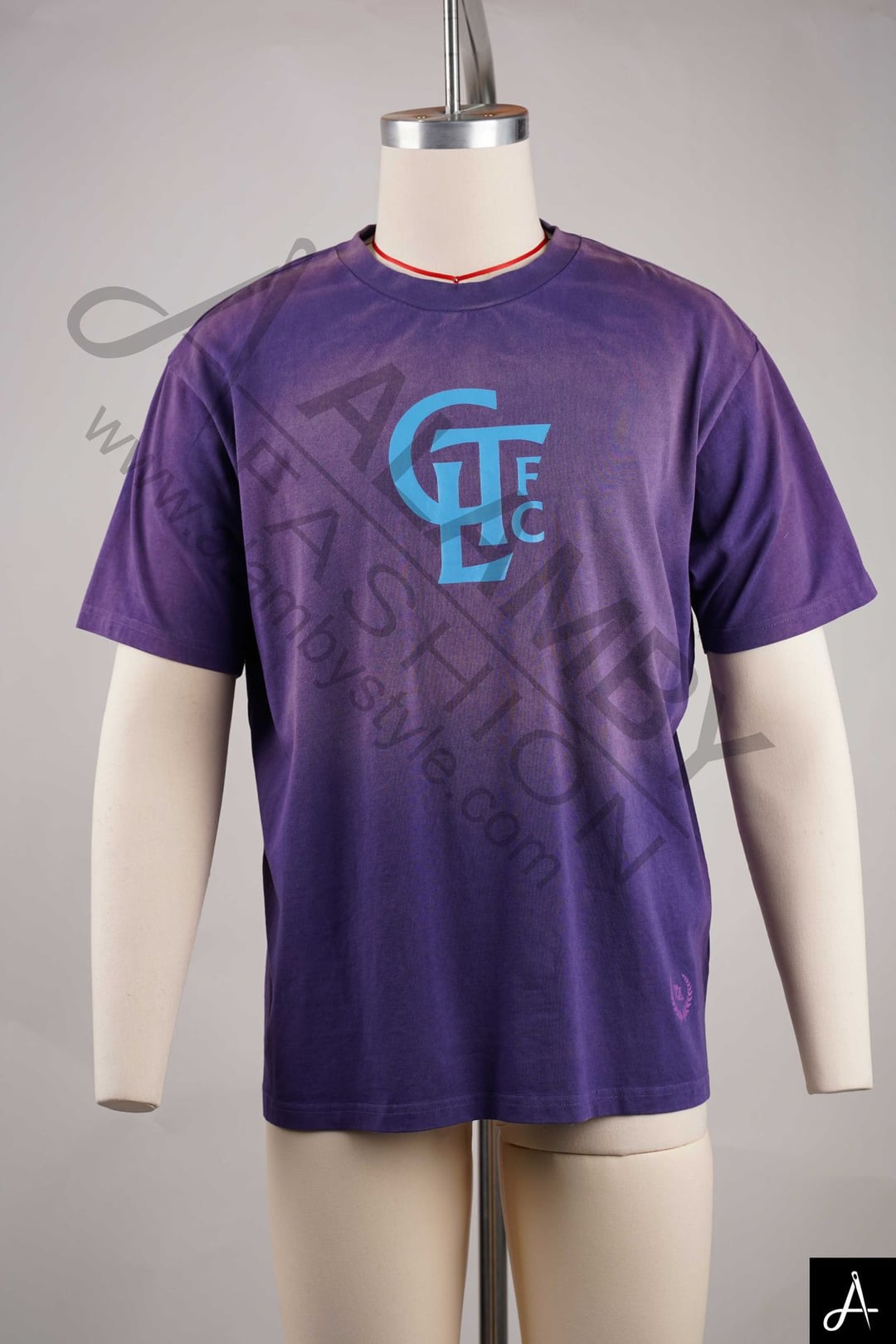 Gradient washed purple crew-neck short-sleeve T-shirt with chest crown print