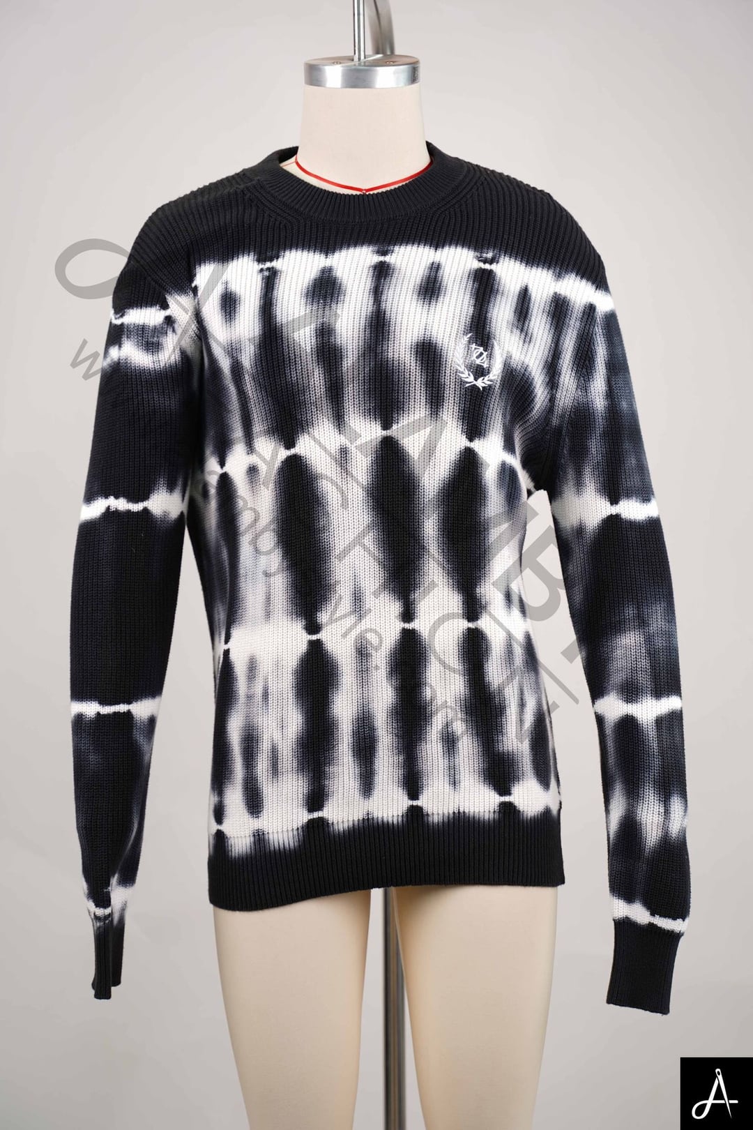 Black & White Tie-Dye Long Sleeve Crew Neck Top