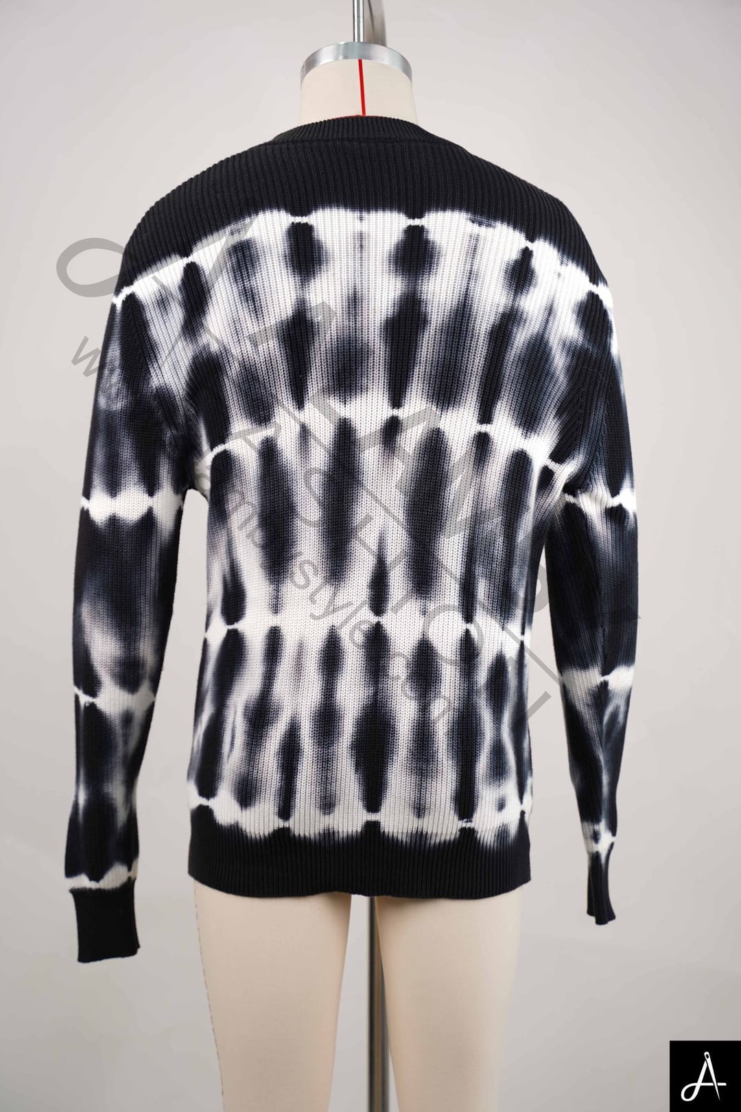 Black & White Tie-Dye Long Sleeve Crew Neck Top