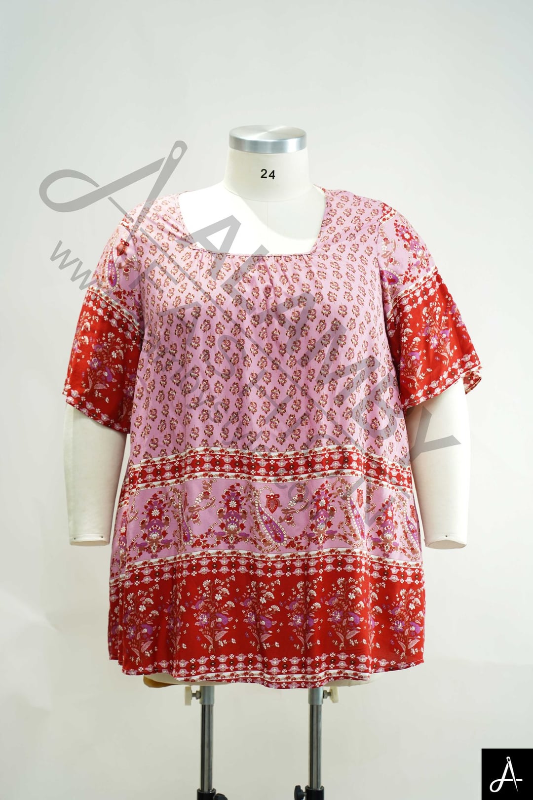 Women's Plus Size Red Printed Short Sleeve Top, Casual Scoop Neck Blouse