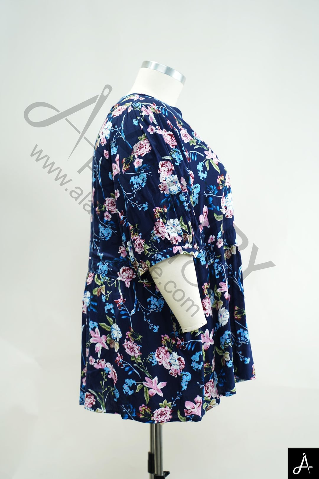 Women's Plus Size Blue Floral Print V-Neck 3/4 Sleeve Casual Blouse