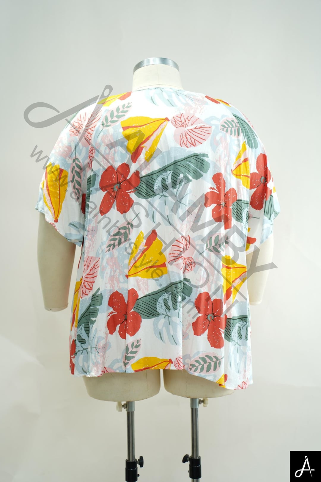 Women's Plus Size Tropical Floral Print V-Neck 3/4 Sleeve Casual Blouse