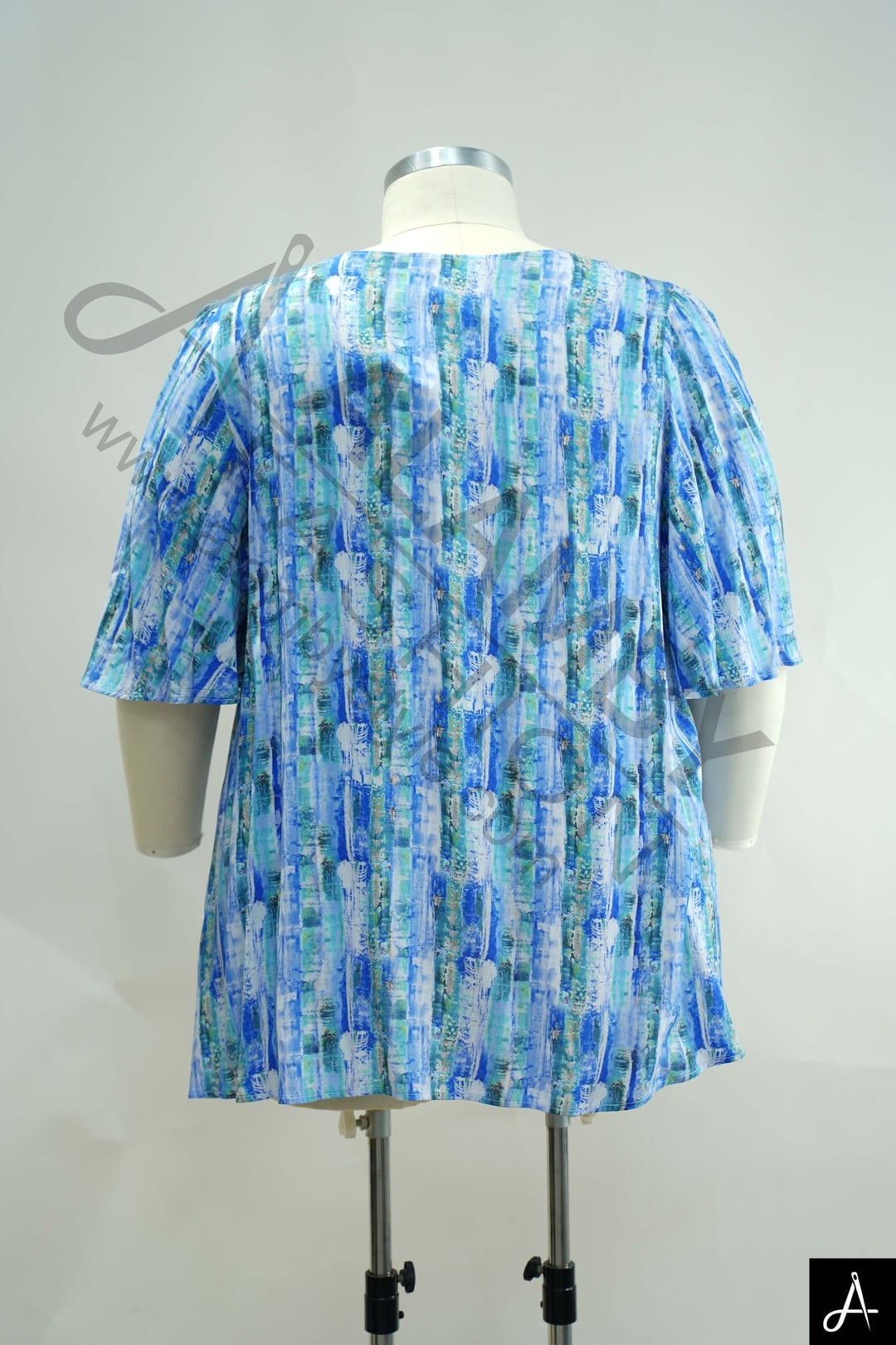 Women's Plus Size Blue Printed V-Neck 3/4 Sleeve Loose Casual Tunic Top