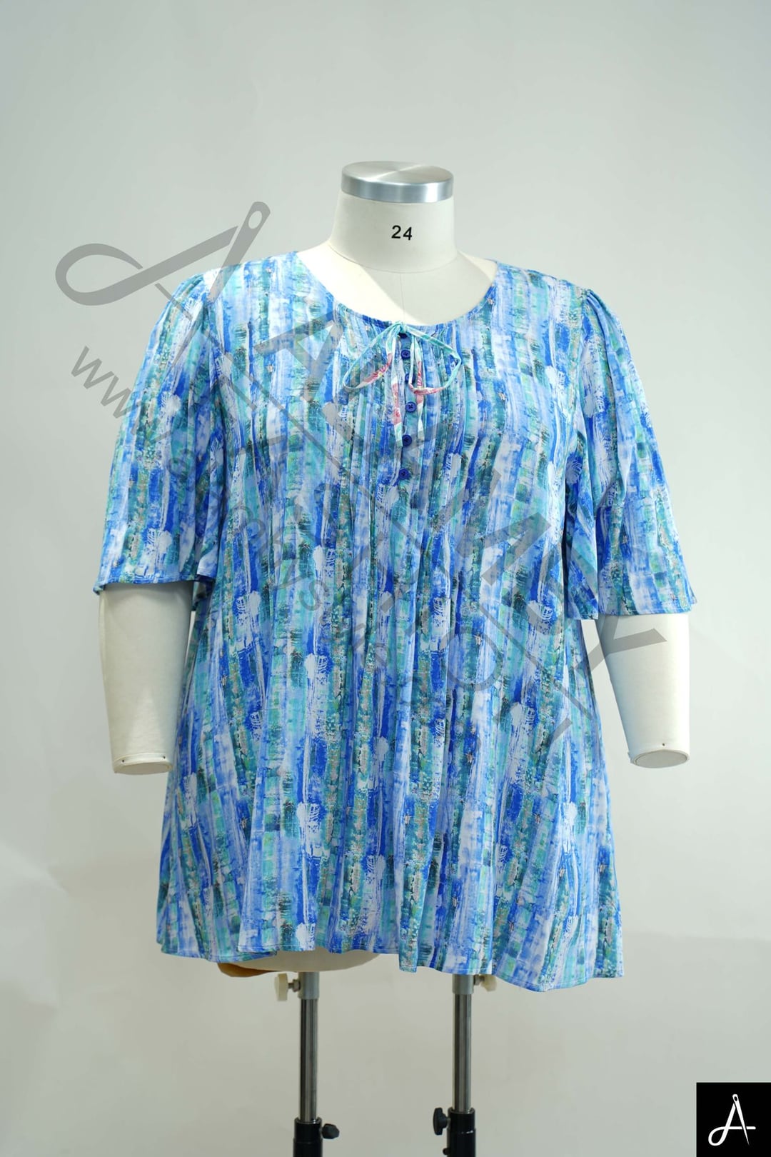 Women's Plus Size Blue Printed V-Neck 3/4 Sleeve Loose Casual Tunic Top