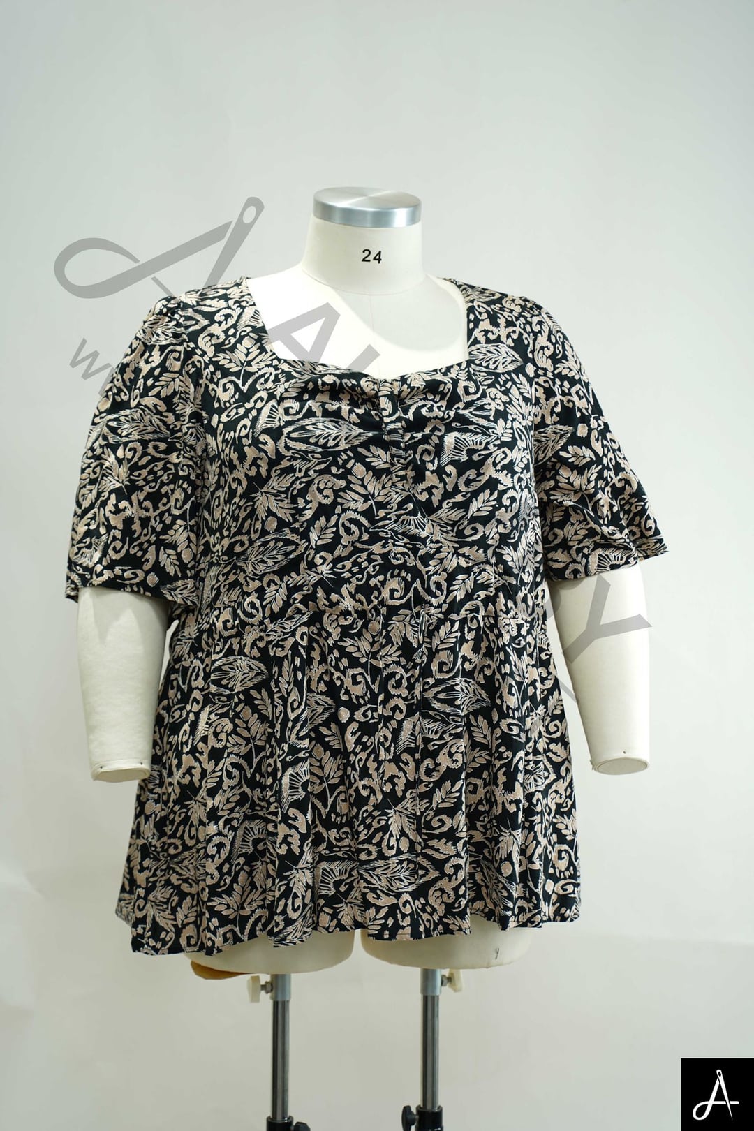 Women's Plus Size Black & Grey Abstract Print Short Sleeve Loose Casual Top