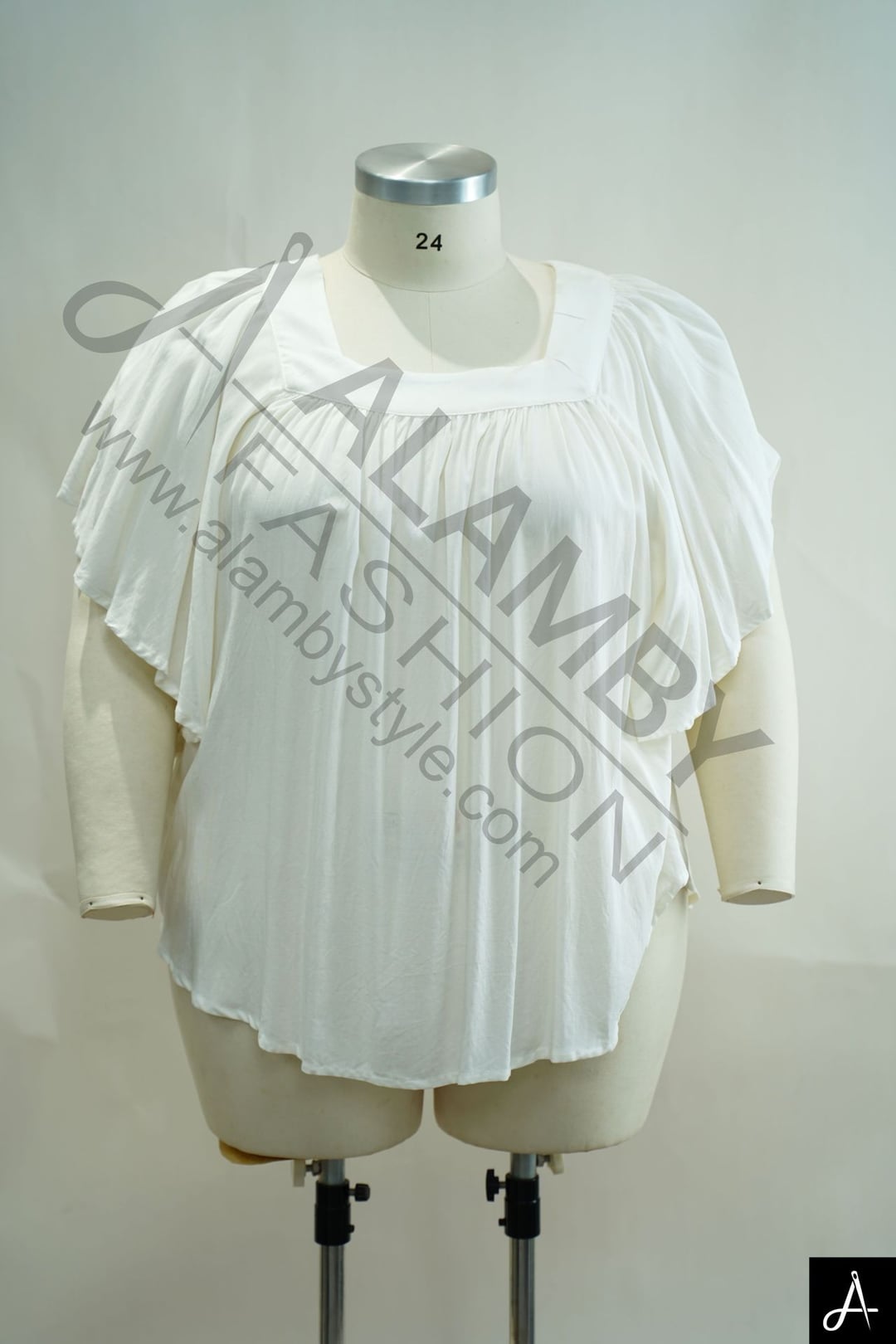 Women's Plus Size White Square Neck Short Puff Sleeve Blouse