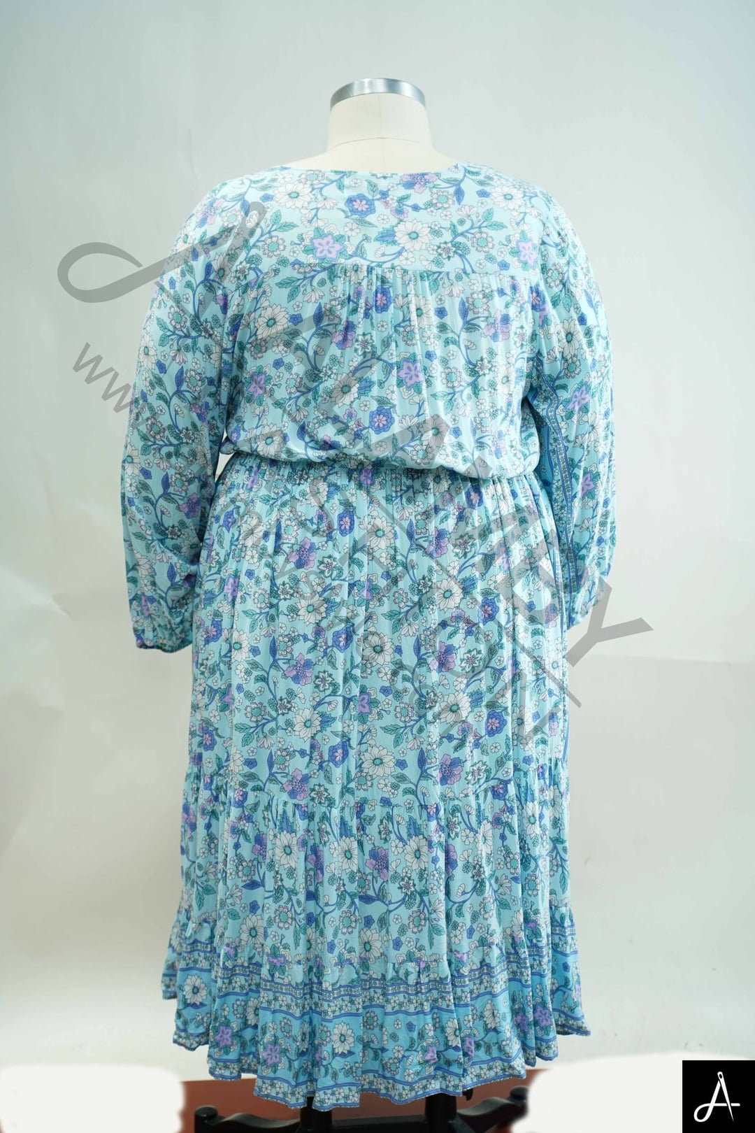 Women's Plus Size Light Blue Floral Print Round Neck 3/4 Sleeve Dress