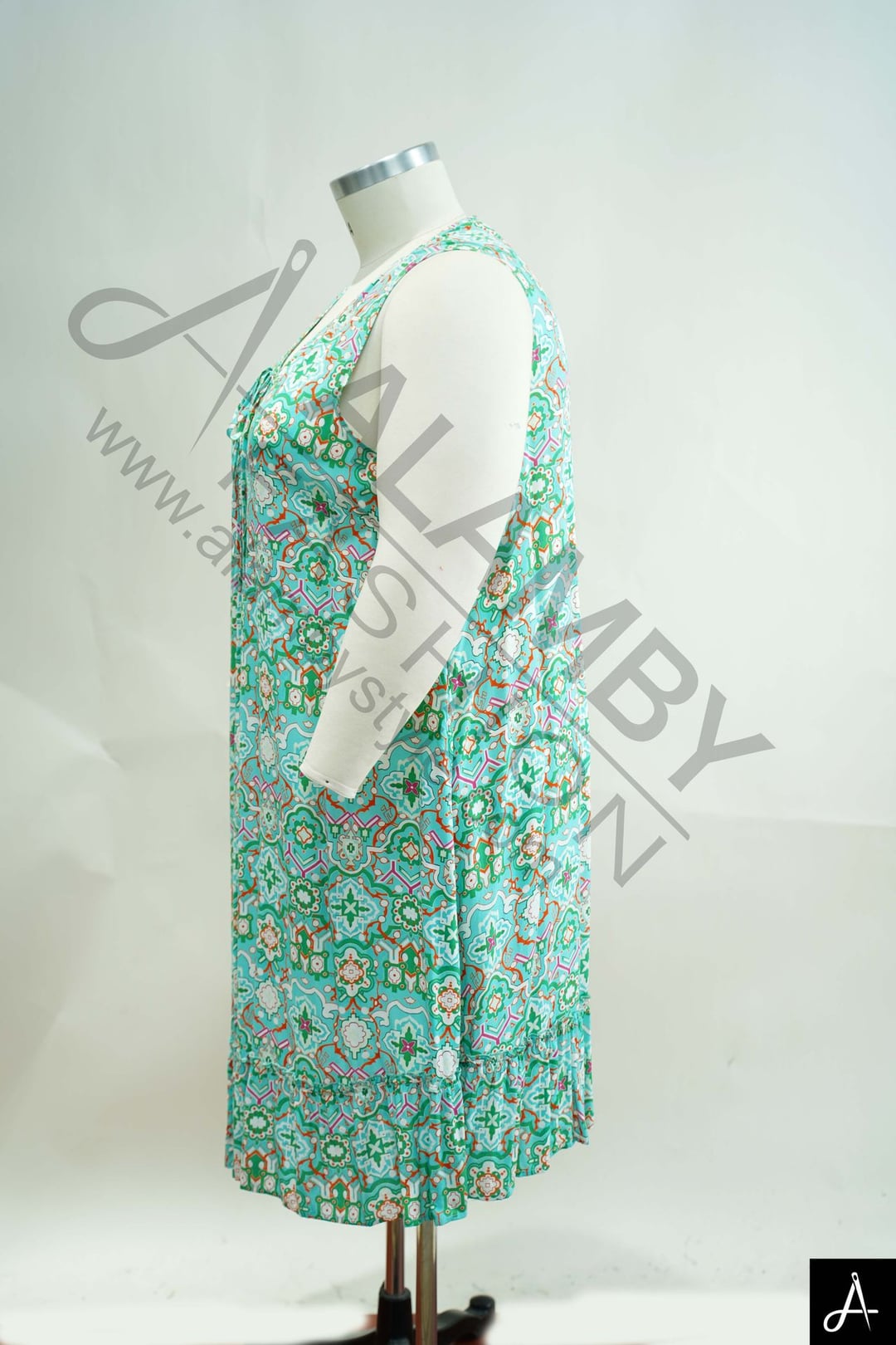 Women's Plus Size Green Floral Print V-Neck Sleeveless Midi Dress