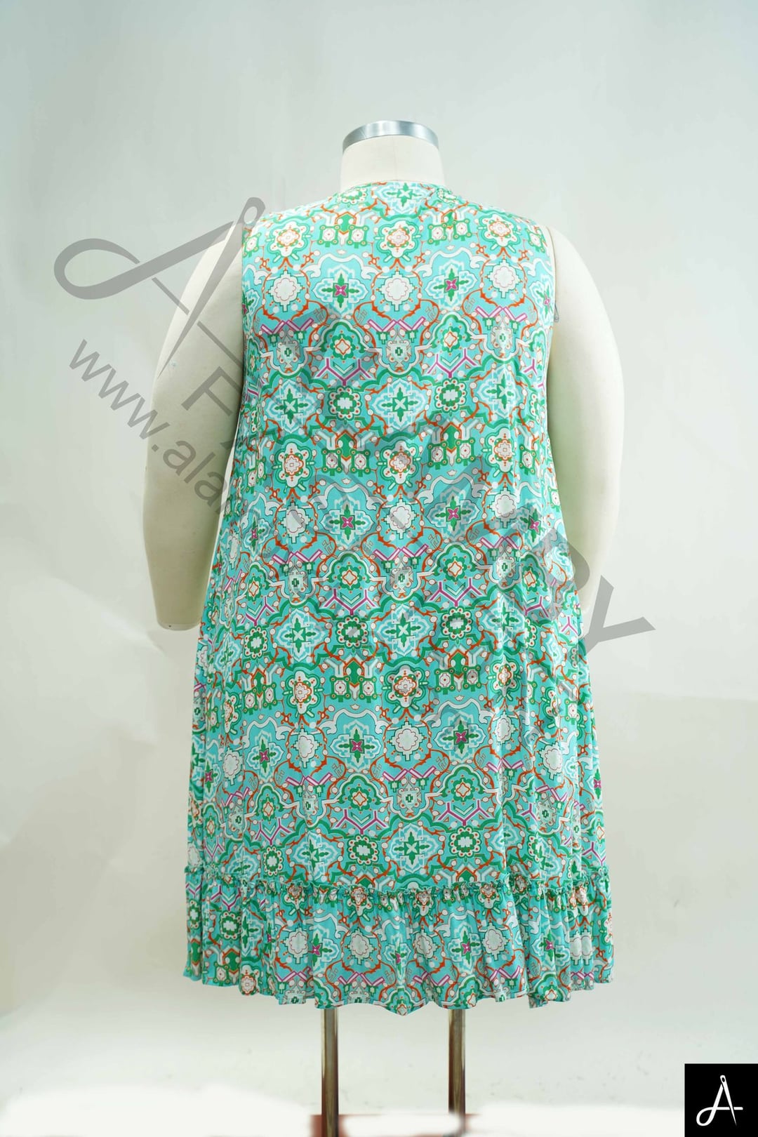 Women's Plus Size Green Floral Print V-Neck Sleeveless Midi Dress