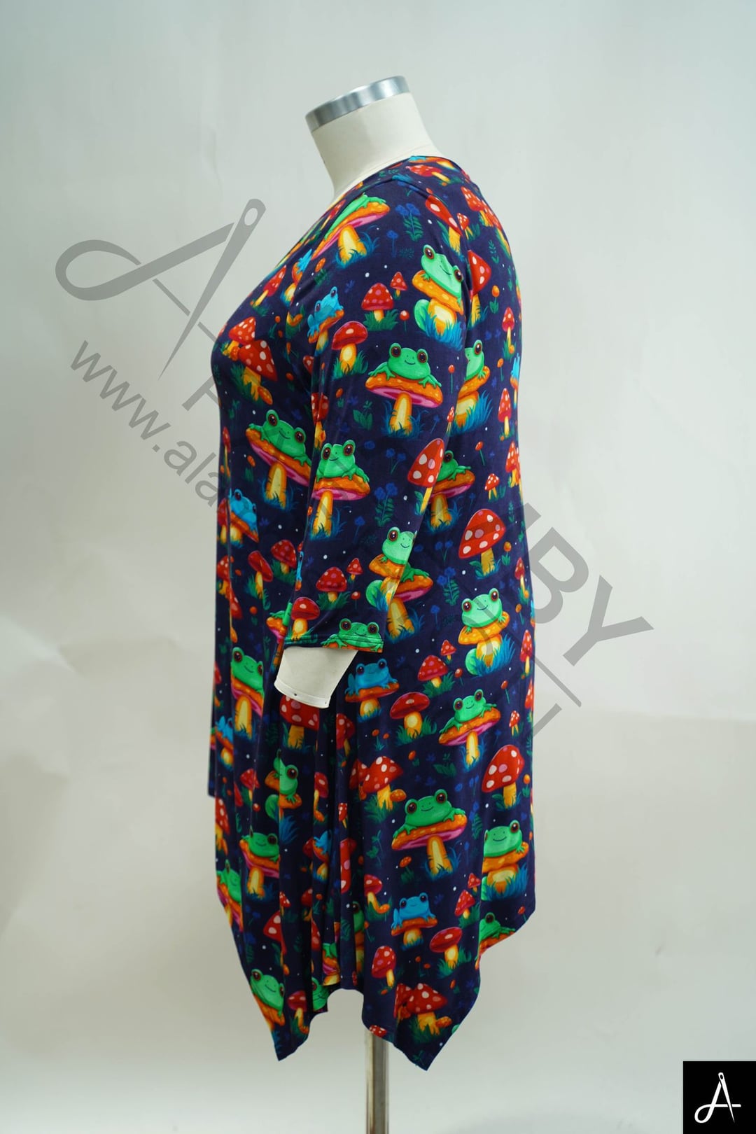 Women's Plus Size Navy Multicolor Floral Print V-Neck 3/4 Sleeve Tunic