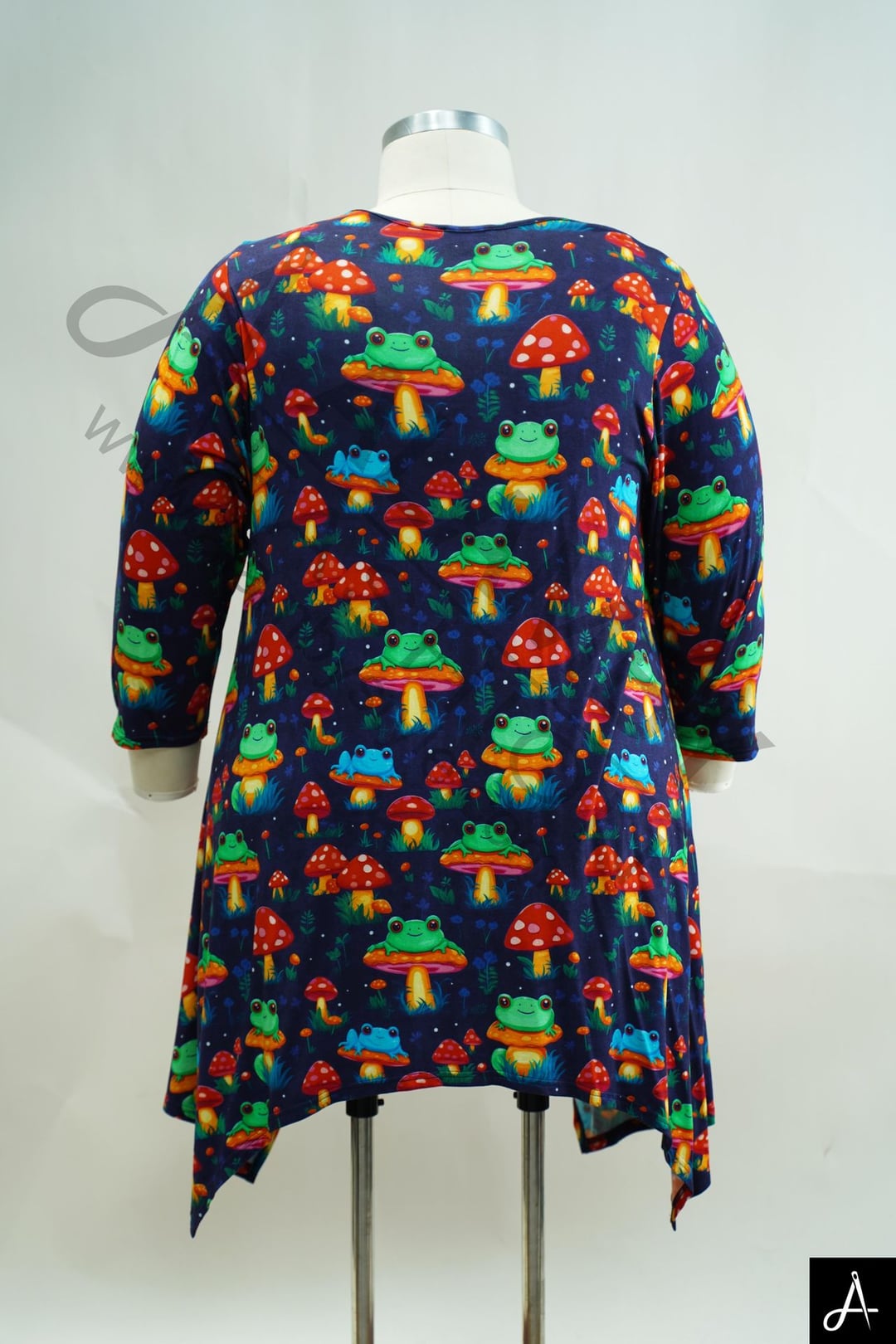 Women's Plus Size Navy Multicolor Floral Print V-Neck 3/4 Sleeve Tunic