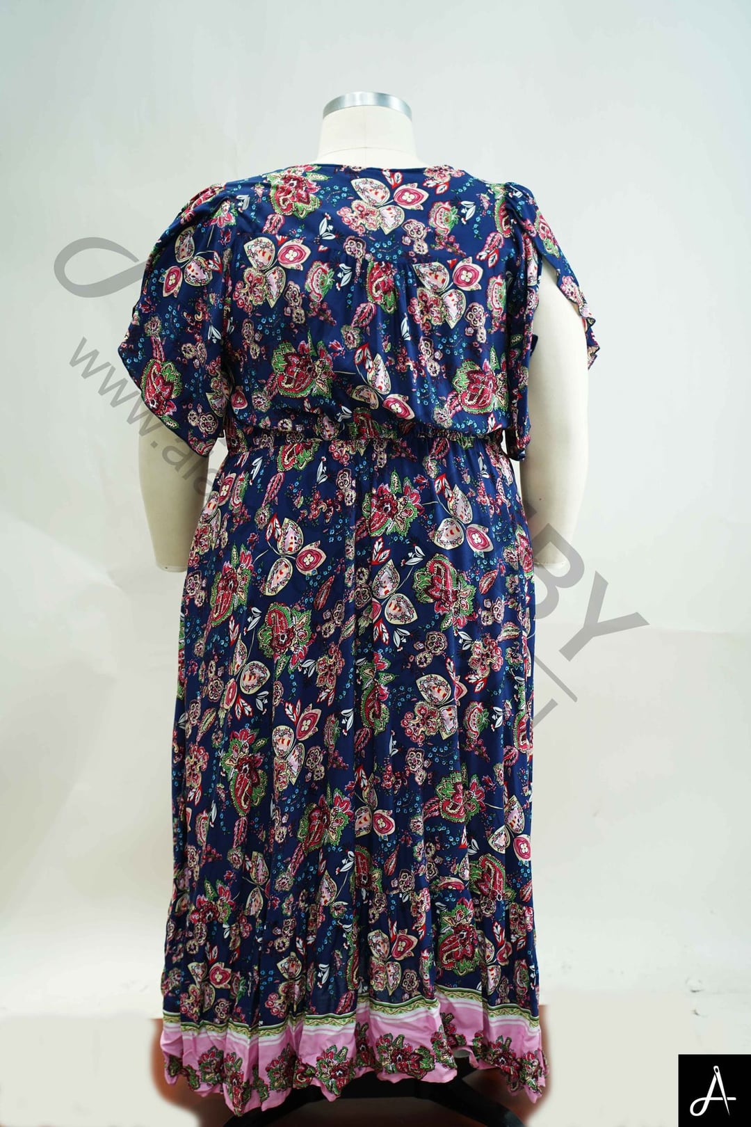 Women's Plus Size Dark Base Floral Print V-Neck Short Sleeve Maxi Dress