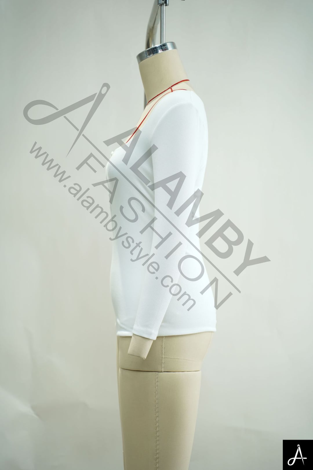 Women Plus Size White Square Neck Long Sleeve Knit Casual Top