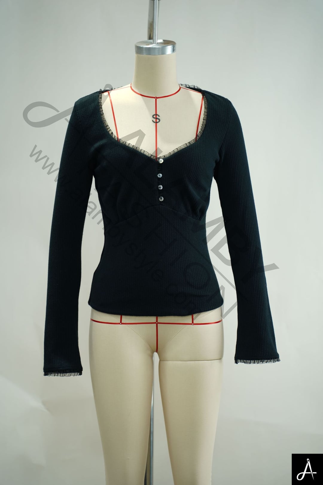 Black Sweetheart Neck Button-Detail Long Sleeve Fitted Top