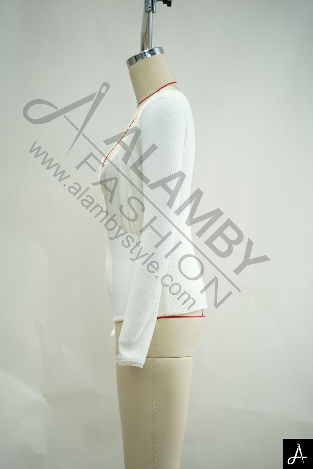 White Sweetheart Neck Long Sleeve Fitted Knit Top