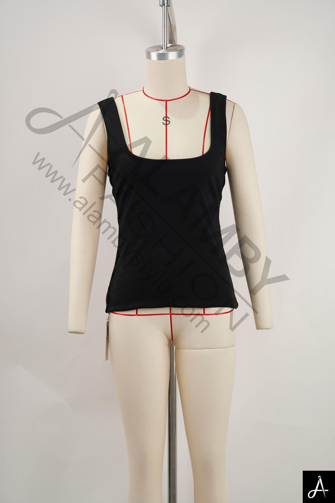 Women's Square Neck Wide Strap Fitted Tank Top