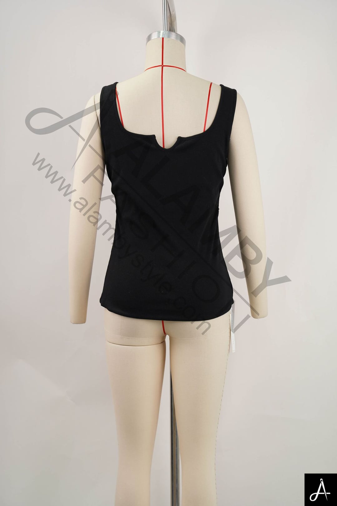 Women's Square Neck Wide Strap Fitted Tank Top