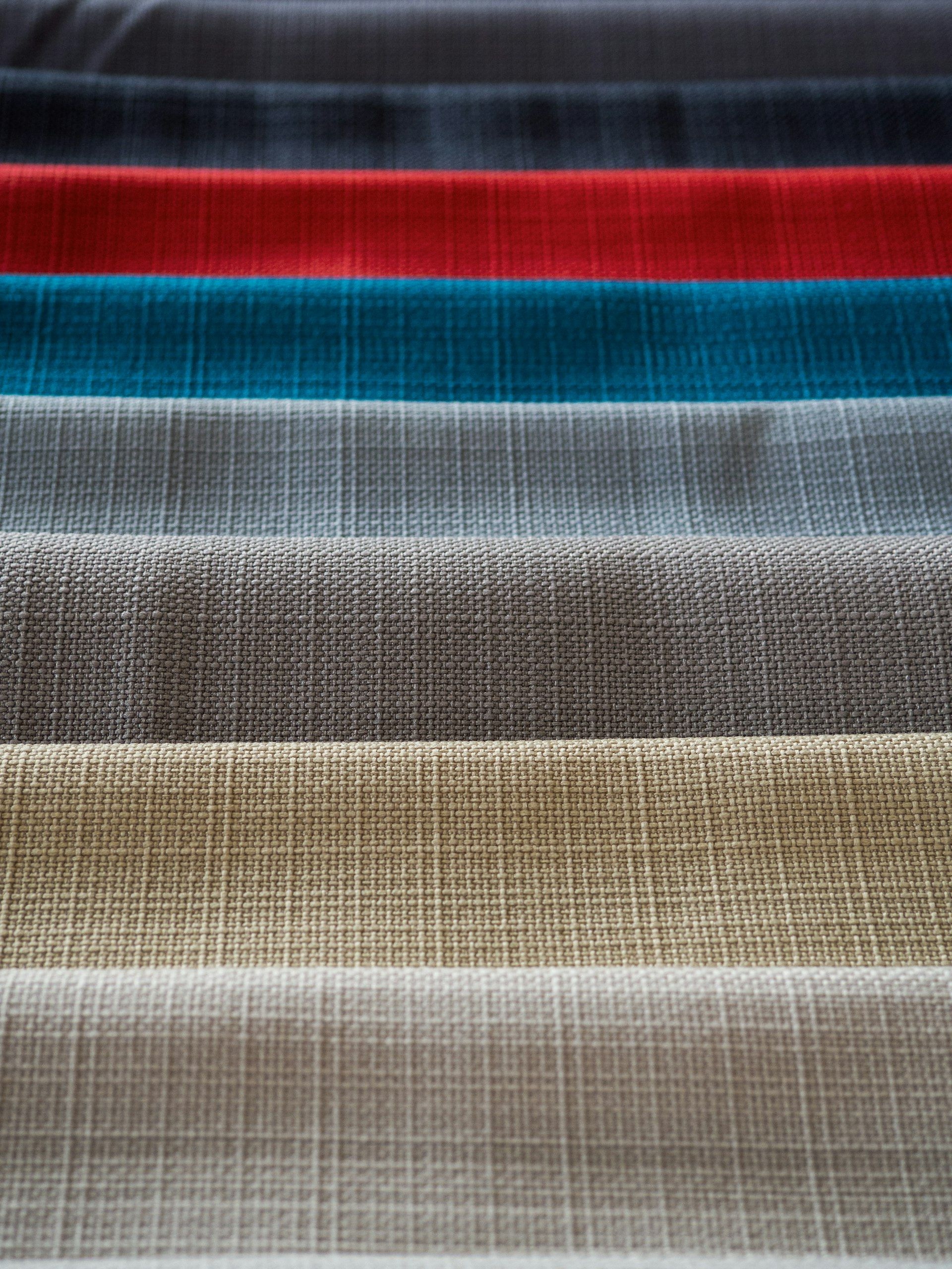 Bands of woven fabric in graded shades