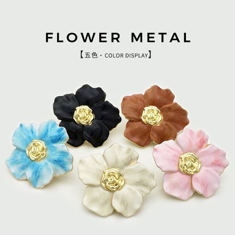 Colorful flower-shaped metal button