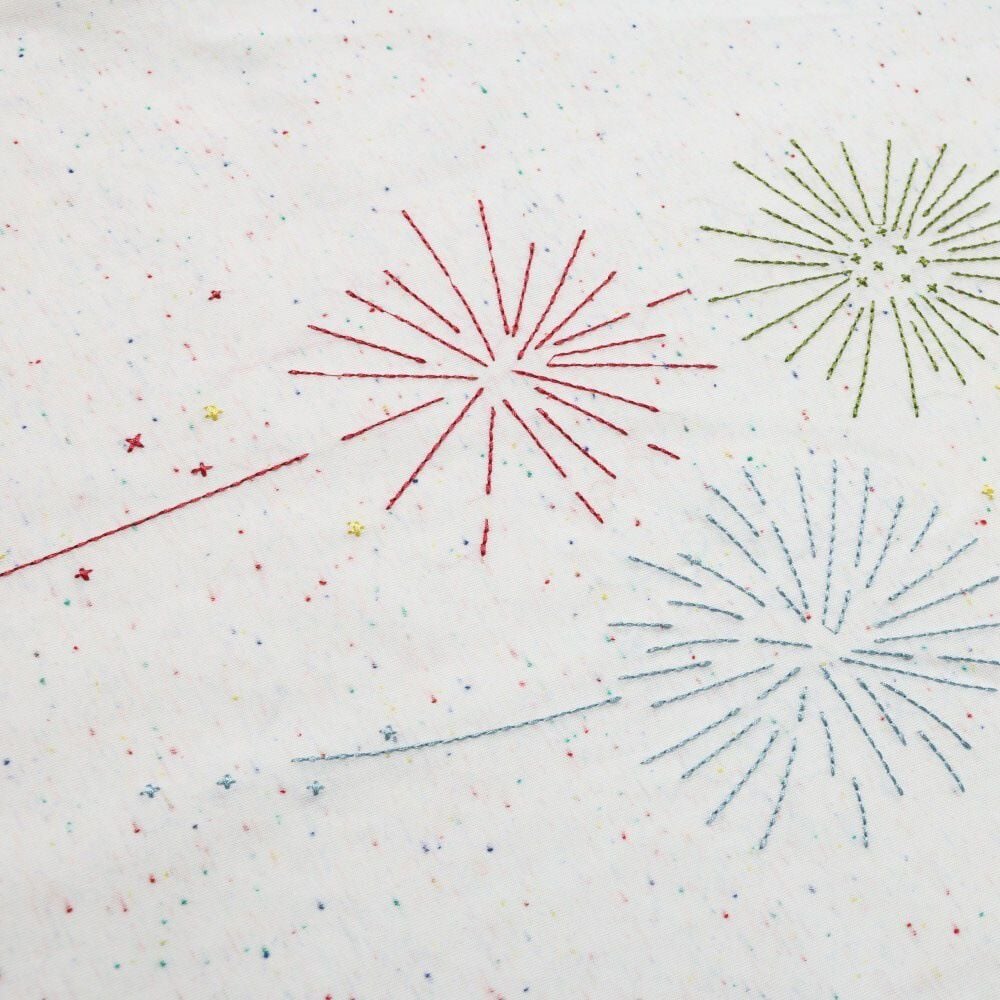 Men's casual short-sleeve T-shirt with firework embroidery design