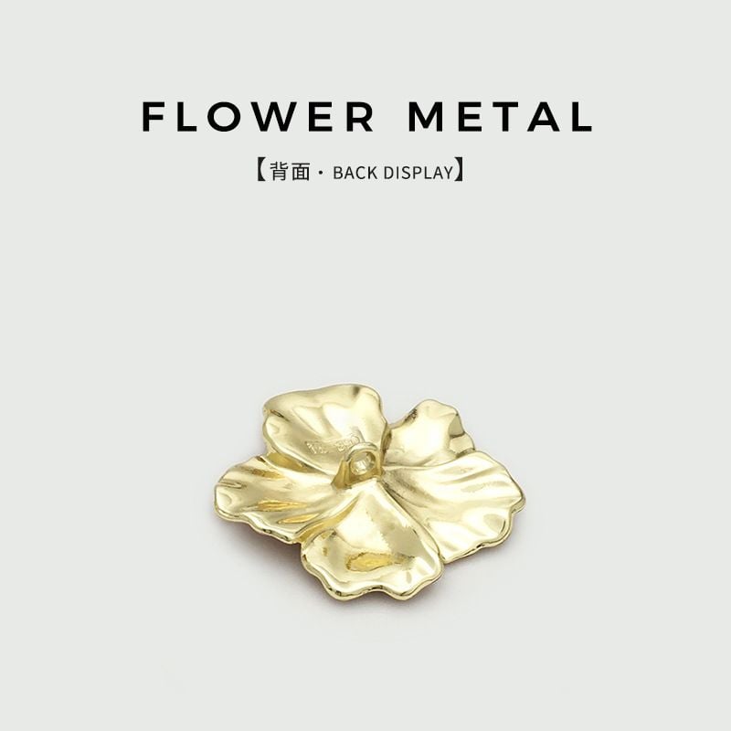 Colorful flower-shaped metal button