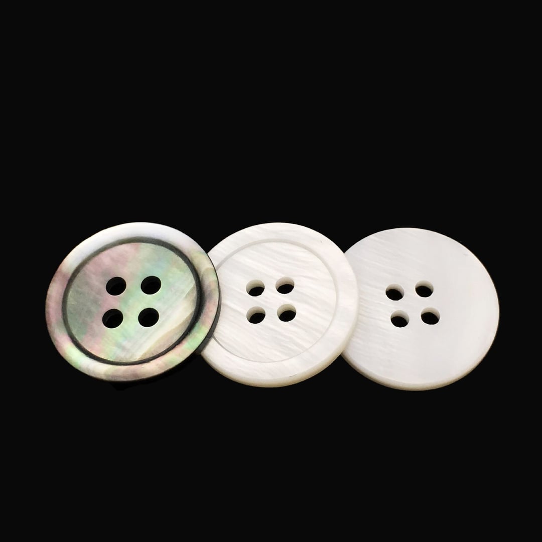 Natural shell button