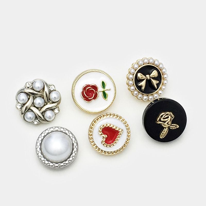 Premium round heart & rose flower pearl buttons