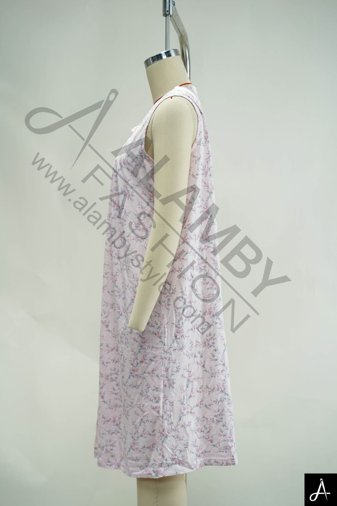 Sleeveless long dress