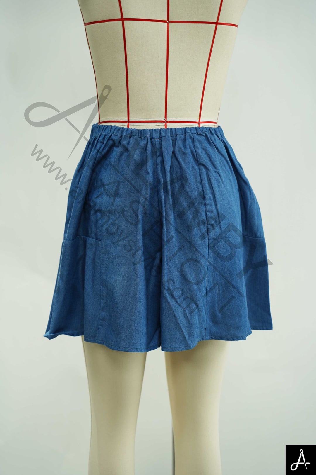 Relaxed‑fit shorts