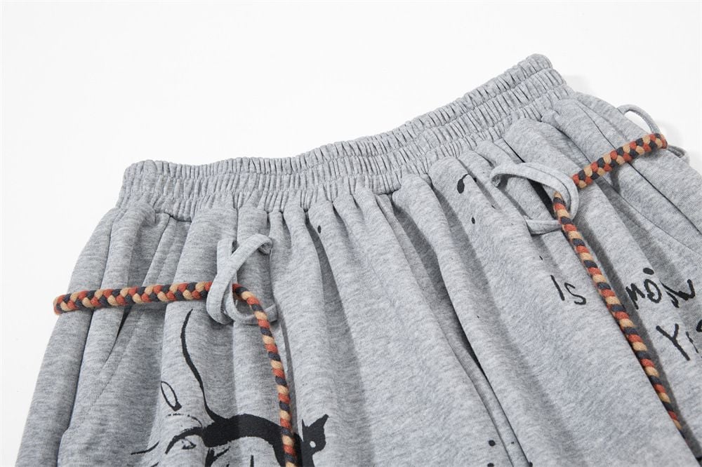 Men Hand‑Drawn Graffiti Washed Cargo 3/4 Shorts, Drawstring Multi‑Pocket Loose Wide‑Leg Streetwear