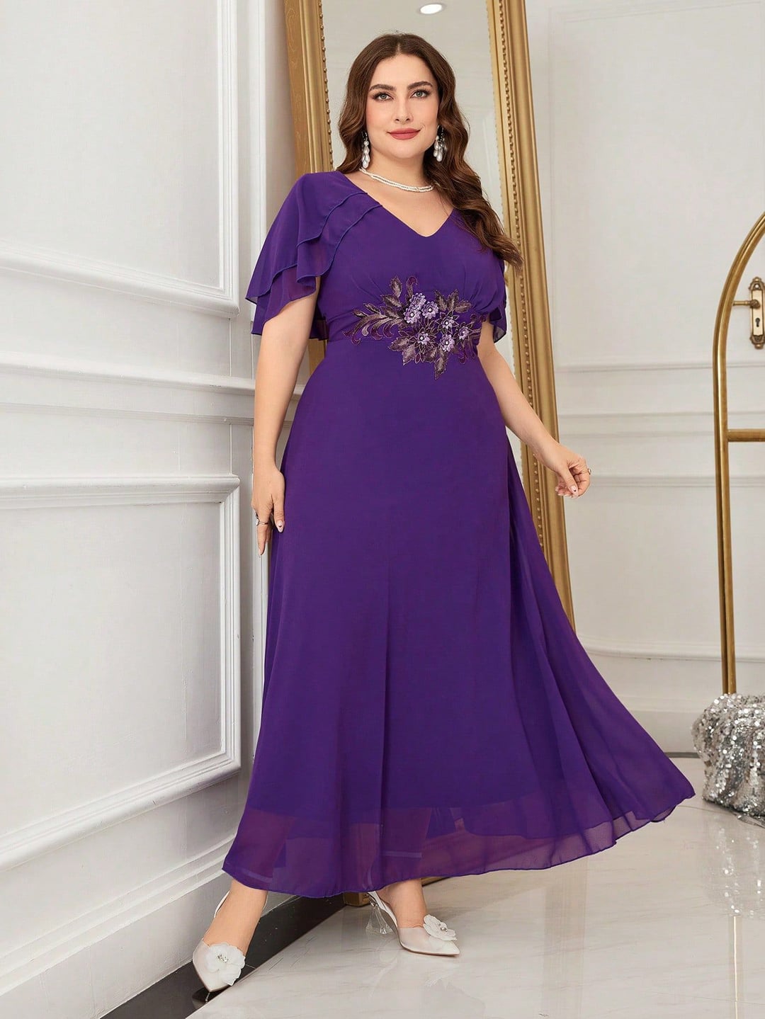 Elegant Plus Size V-Neck Cap Sleeve Appliqué Formal Evening Dress European Style
