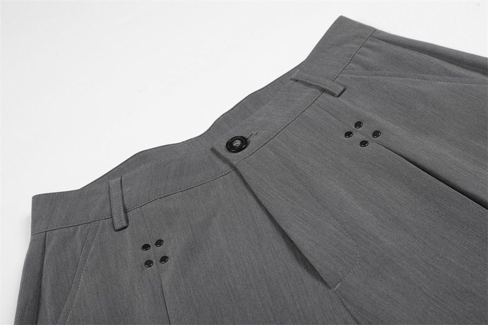 Men's Japanese‑style Streetwear Cropped Suit Trousers, Stud Detail Pleated Design, Drapey Wide‑Leg 7‑Point Shorts for Summer