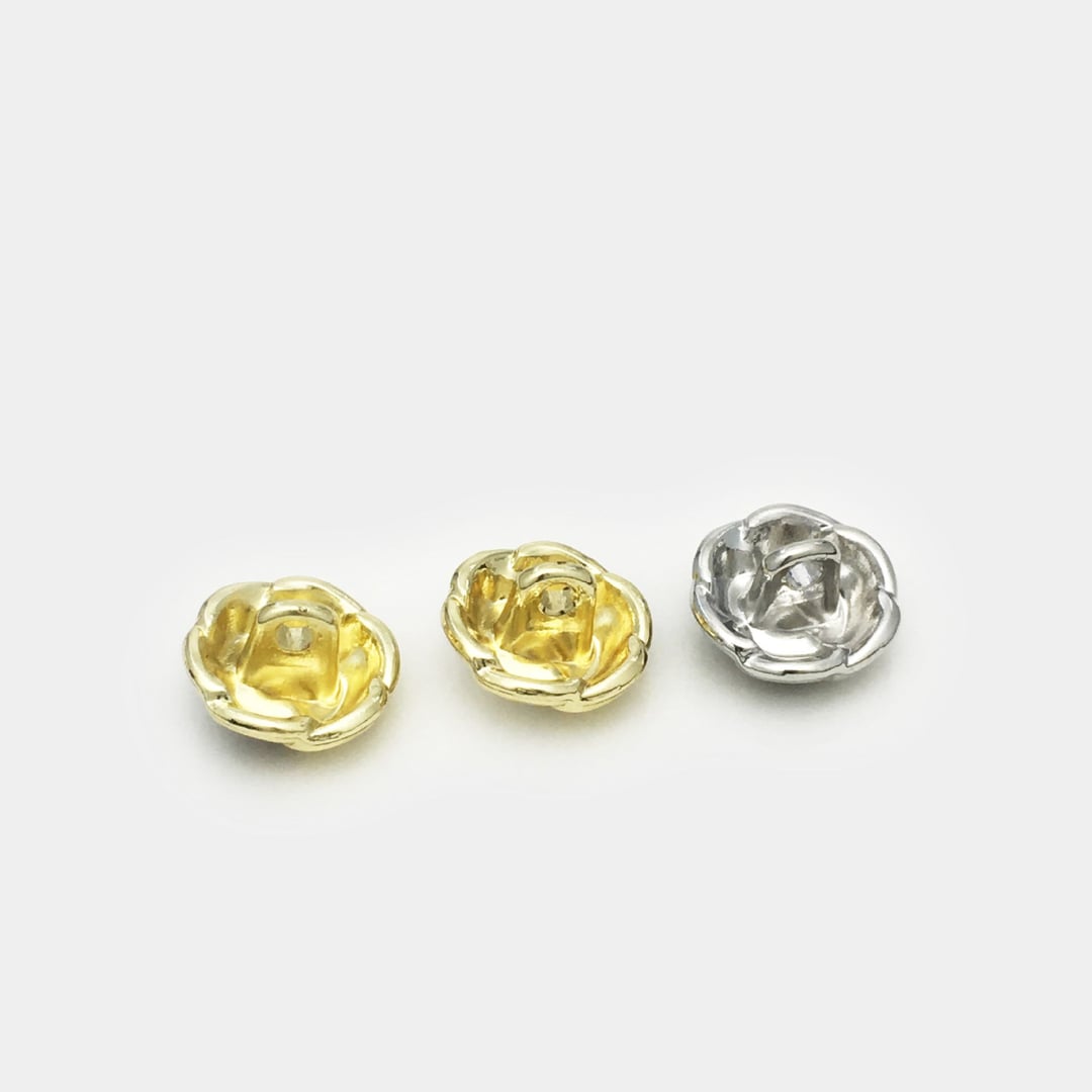High-grade Flower Pearl Buttons for Women Shirts