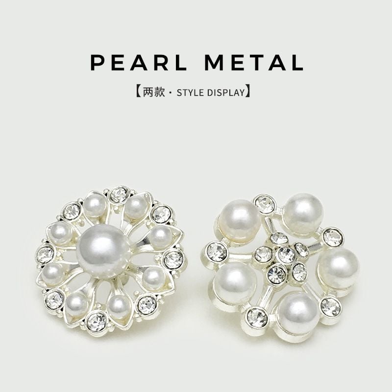 High-end Golden Flower-shaped Pearl Hollow Buttons