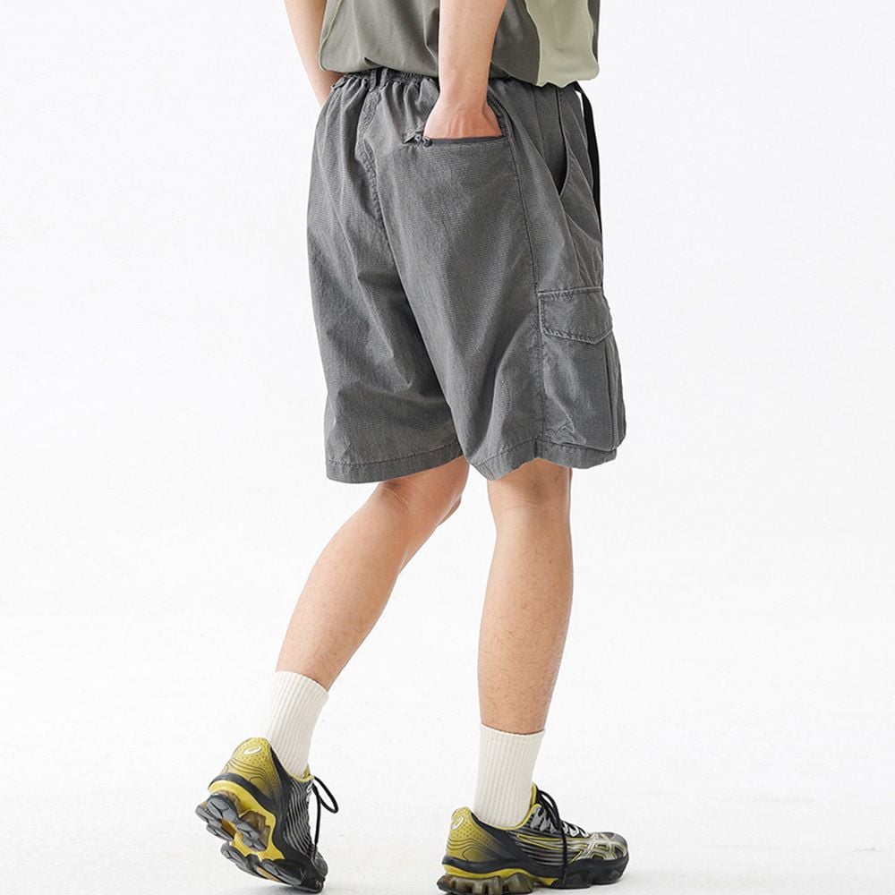 Men's summer loose casual cargo shorts with matching belt and big pockets