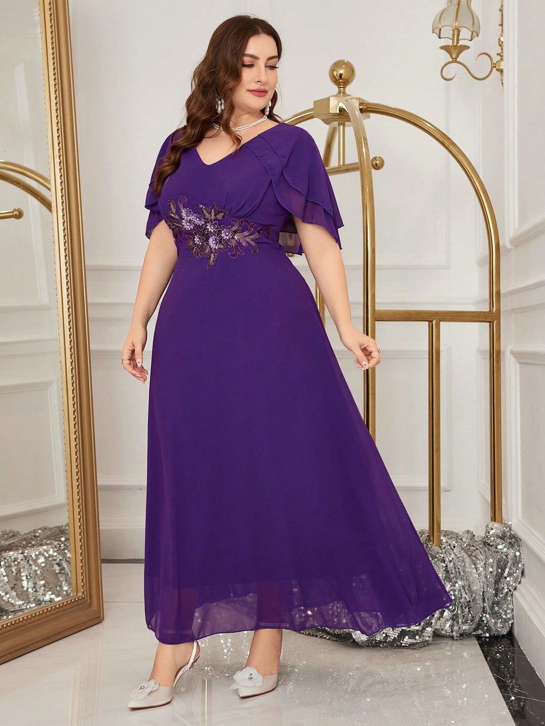 Elegant Plus Size V-Neck Cap Sleeve Appliqué Formal Evening Dress European Style