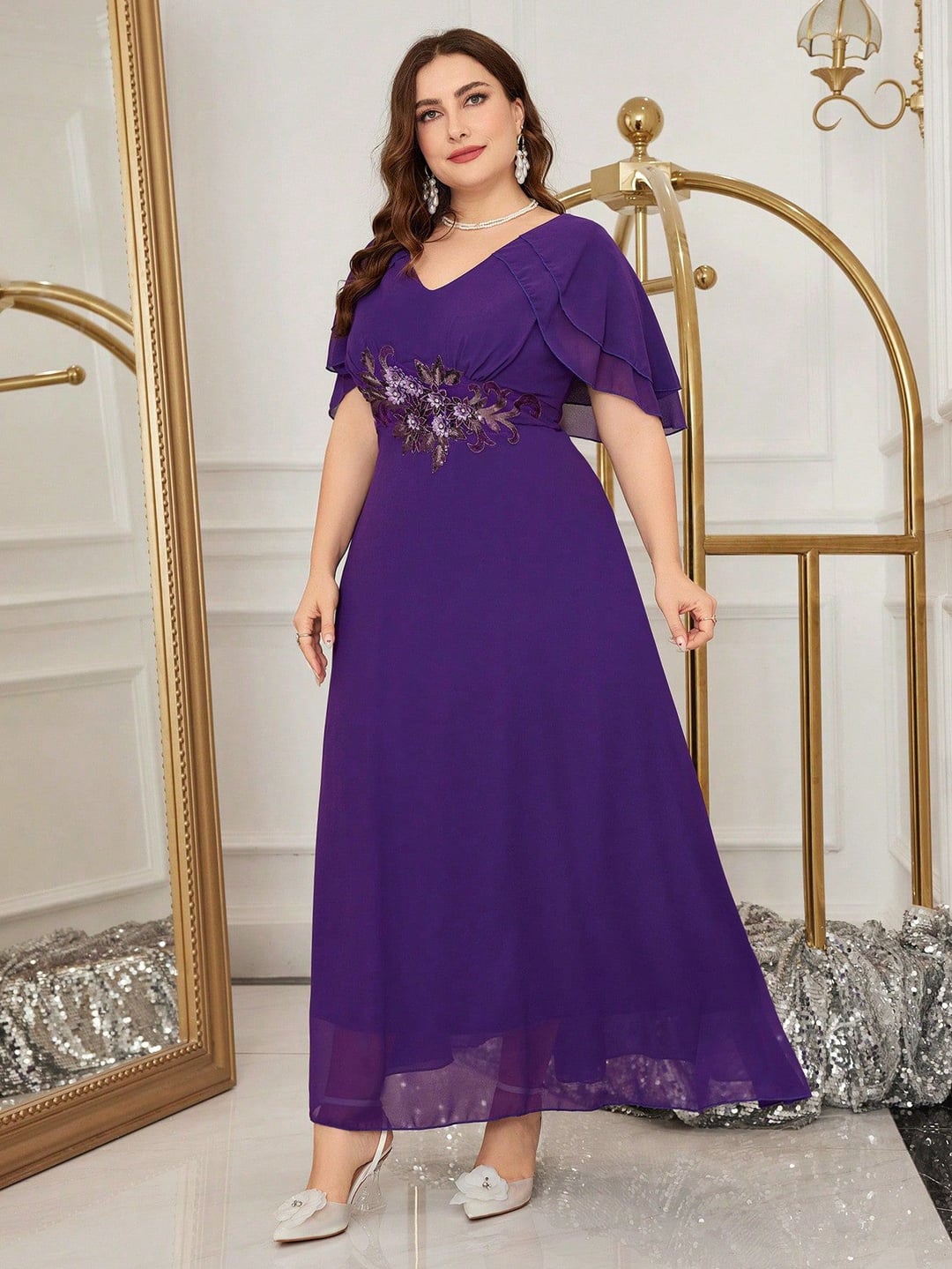 Elegant Plus Size V-Neck Cap Sleeve Appliqué Formal Evening Dress European Style