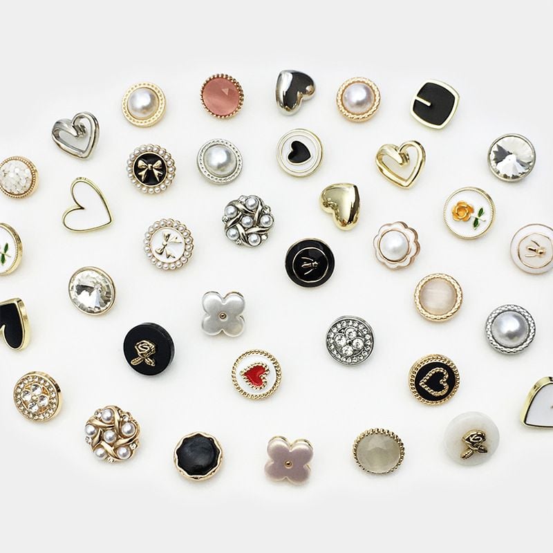 Premium round heart & rose flower pearl buttons