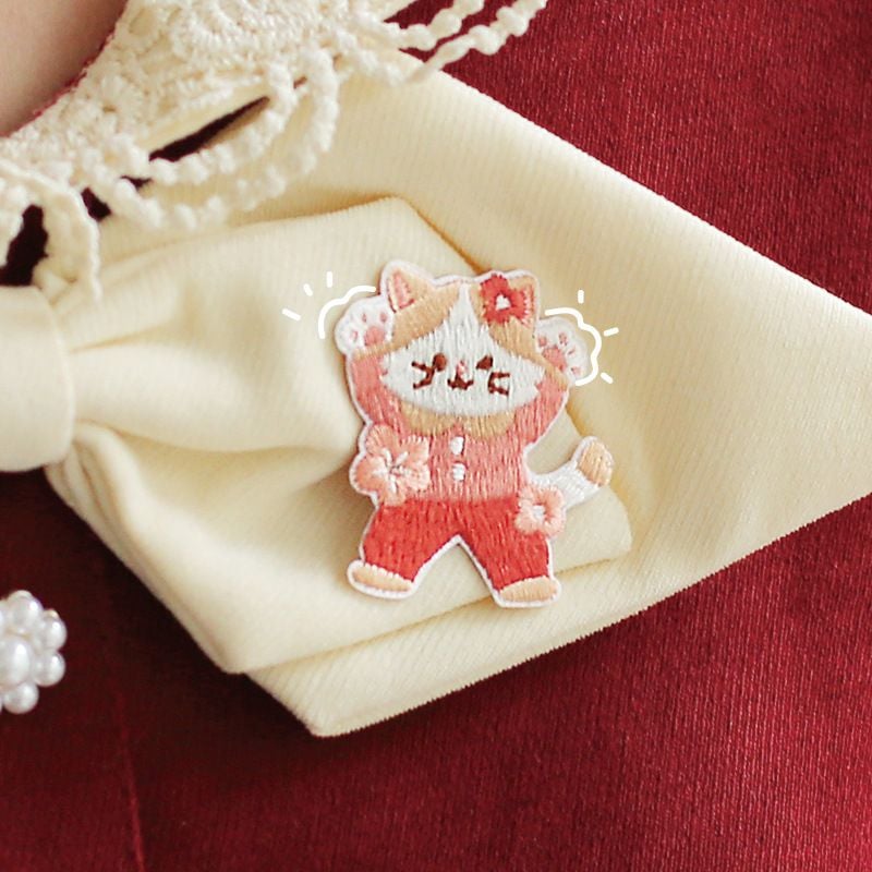 Self adhesive Cartoon Embroidered Patches for Switch Phone Case Bag and Clothing Repair