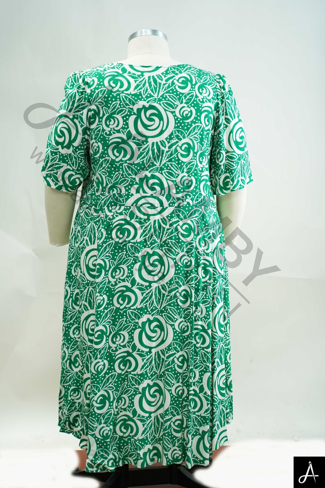 Women's Plus Size Green Swirl Print Square Neck Short Sleeve Midi Dress