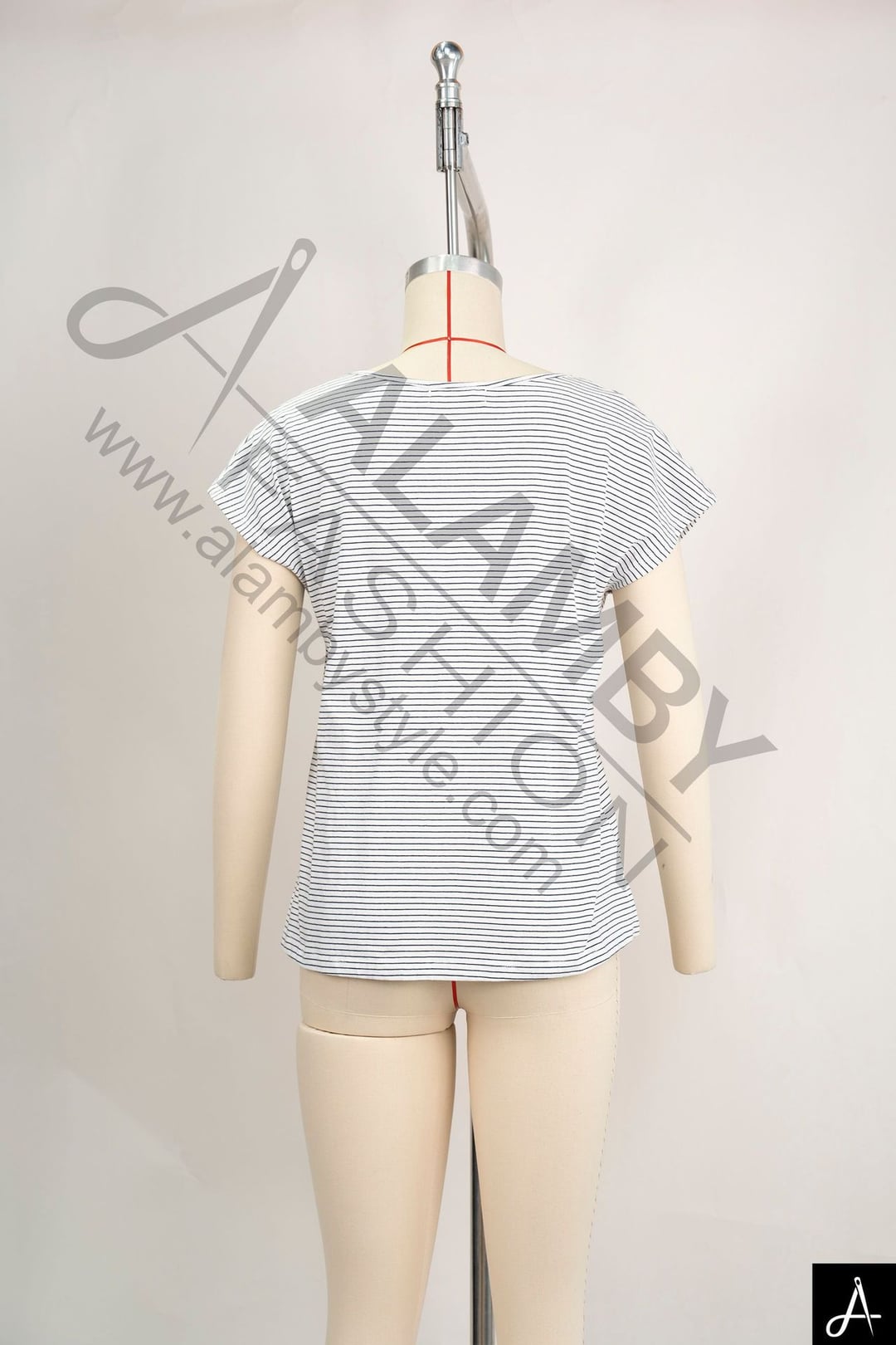 V‑Ne Flutter Sleeve Top